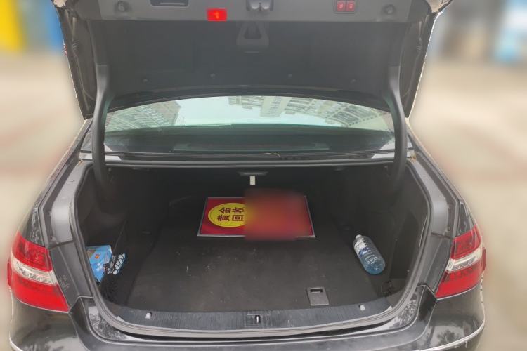 Used Mercedes-Benz E-Class 2010 E 300 L Fashion Model Trunk