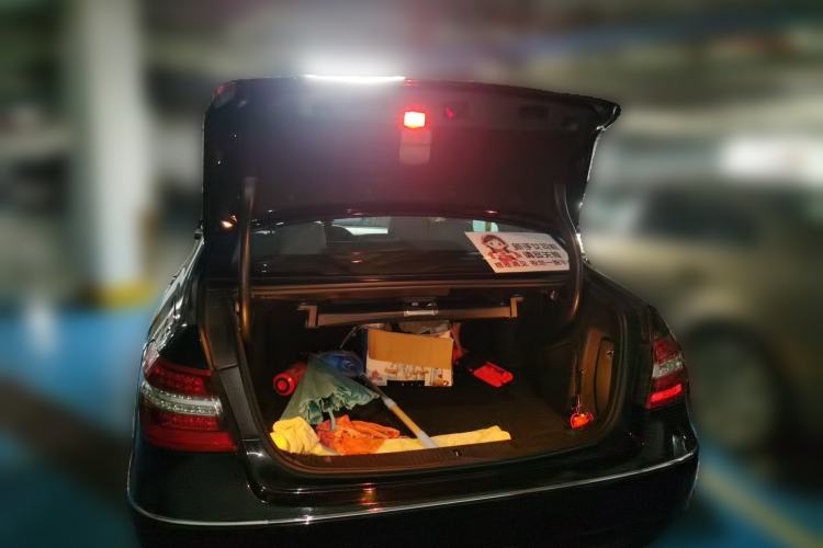 Used Mercedes-Benz E-Class 2010 E 260 CGI Fashion Model Trunk