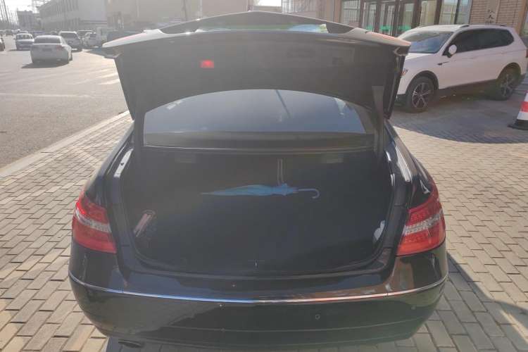 Used Mercedes-Benz E-Class 2010 E 260 CGI Coupe Trunk