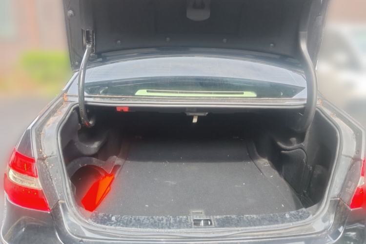 Used Mercedes-Benz E-Class 2010 E 300 Elegant Luxury Edition Trunk