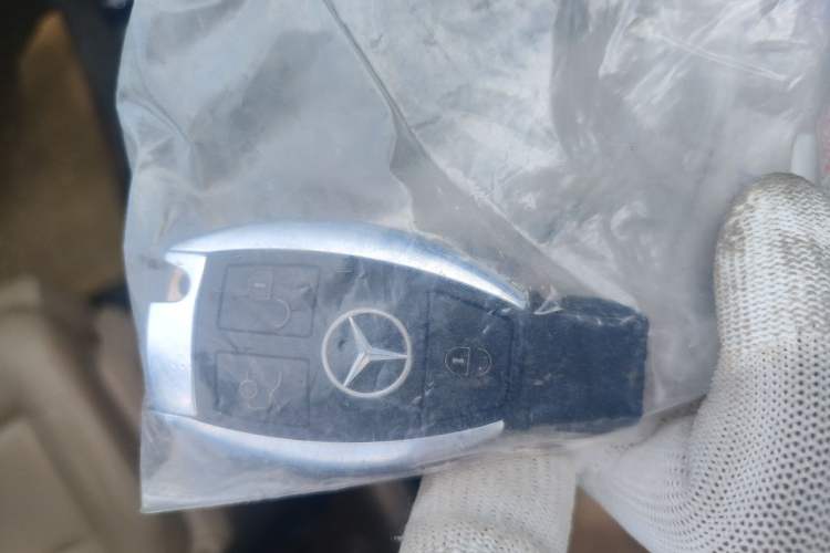 Used Mercedes-Benz E-Class 2010 E 300 L Fashion Model Vehicle Key