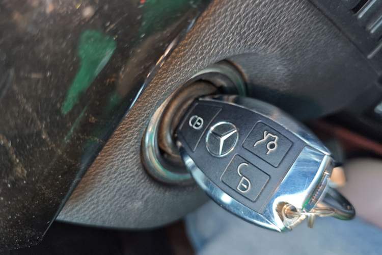Used Mercedes-Benz E-Class 2010 E 300 L Fashion Model Vehicle Key