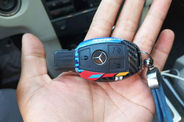 Used Mercedes-Benz E-Class 2010 E 200 CGI Elegant Model Vehicle Key