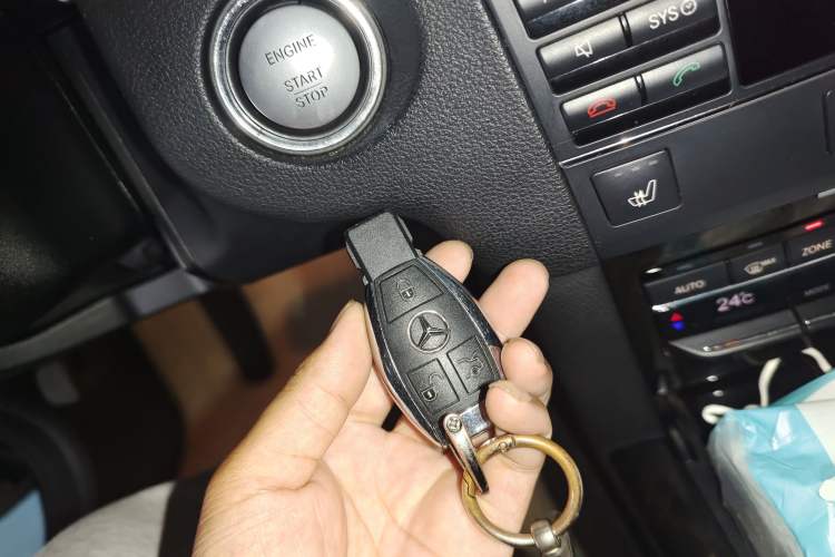 Used Mercedes-Benz E-Class 2010 E 300 Fashion Luxury Edition Vehicle Key