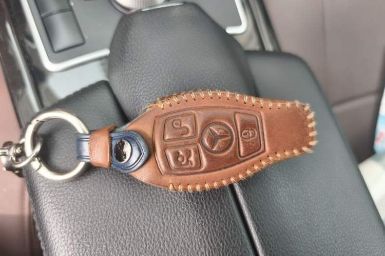 Used Mercedes-Benz E-Class 2010 E 300 L Fashion Model Vehicle Key