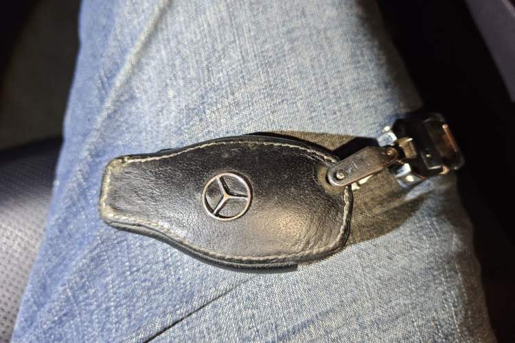 Used Mercedes-Benz E-Class 2010 E 300 L Fashion Model Vehicle Key