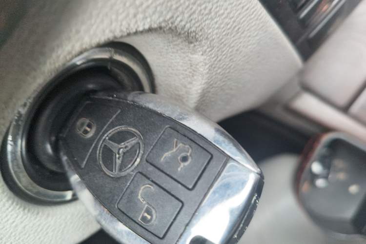 Used Mercedes-Benz E-Class 2010 E 200 CGI Elegant Model Vehicle Key