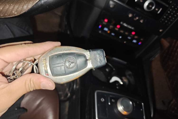 Used Mercedes-Benz E-Class 2010 E 300 L Fashion Model Vehicle Key