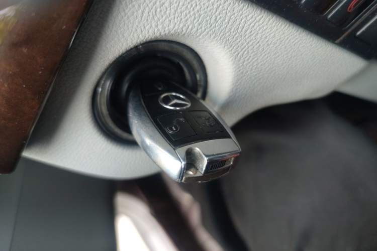 Used Mercedes-Benz E-Class 2010 E 260 L CGI Elegant Model Vehicle Key