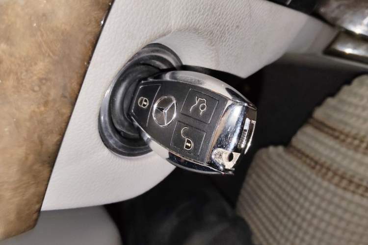 Used Mercedes-Benz E-Class 2010 E 200 CGI Elegant Model Vehicle Key