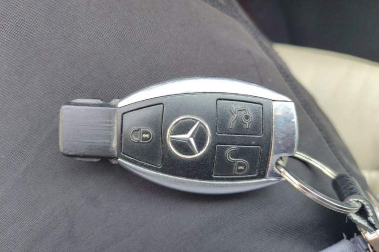 Used Mercedes-Benz E-Class 2010 E 260 CGI Fashion Model Vehicle Key