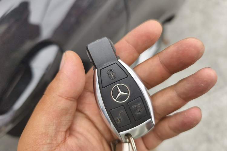 Used Mercedes-Benz E-Class 2010 E 200 CGI Elegant Model Vehicle Key