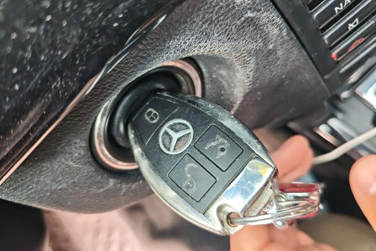Used Mercedes-Benz E-Class 2010 E 300 L Fashion Model Vehicle Key