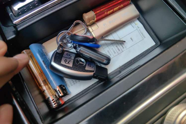Used Mercedes-Benz E-Class 2010 E 300 L Fashion Model Vehicle Key