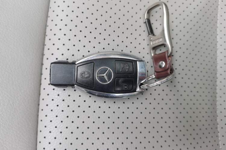 Used Mercedes-Benz E-Class 2010 E 260 L CGI Elegant Model Vehicle Key