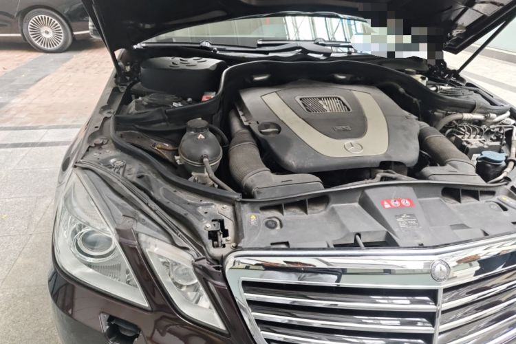 Used Mercedes-Benz E-Class 2010 E 300 Fashion Luxury Edition Engine Bay Right
