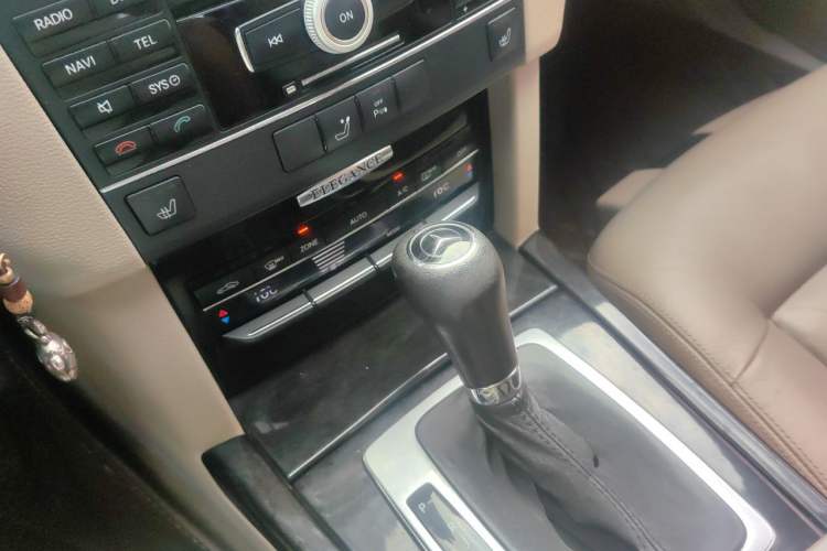 Used Mercedes-Benz E-Class 2010 E 200 CGI Elegant Model Gear Lever