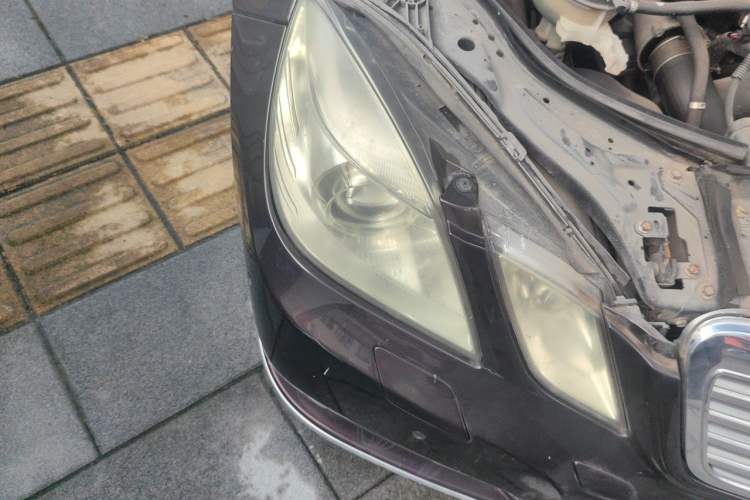 Used Mercedes-Benz E-Class 2010 E 200 CGI Elegant Model Right Front Headlight