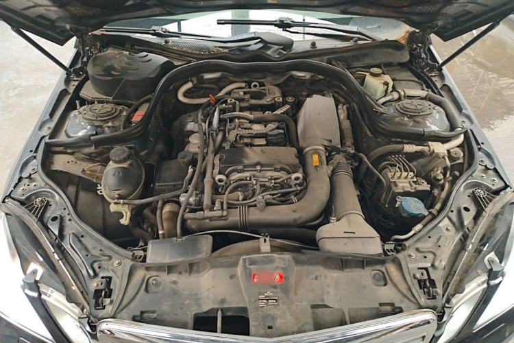 Used Mercedes-Benz E-Class 2010 E 200 CGI Elegant Model Engine Bay