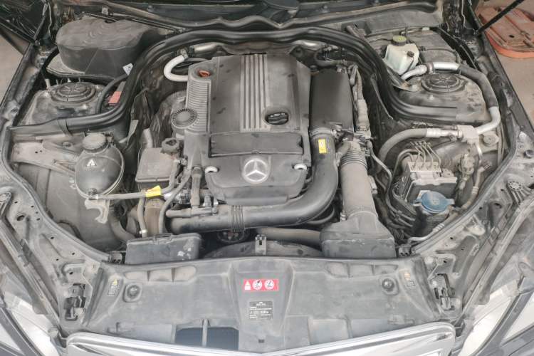 Used Mercedes-Benz E-Class 2010 E 200 CGI Elegant Model Engine Bay