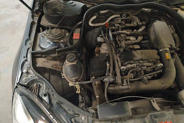 Used Mercedes-Benz E-Class 2010 E 200 CGI Elegant Model Engine Bay Right
