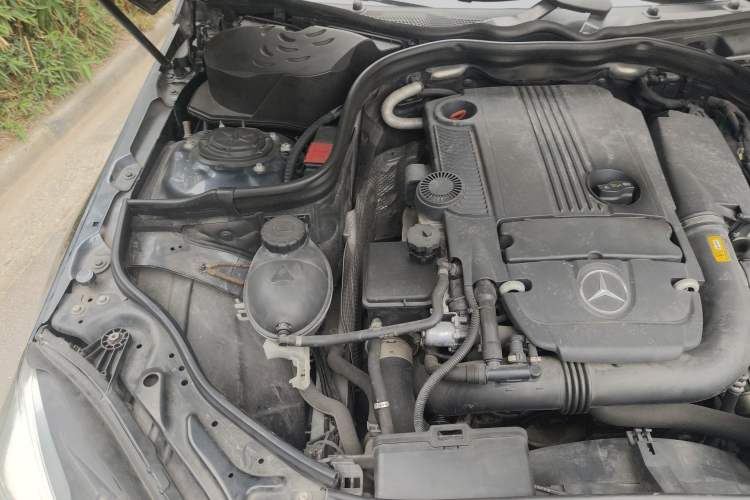Used Mercedes-Benz E-Class 2010 E 200 CGI Elegant Model Engine Bay Right