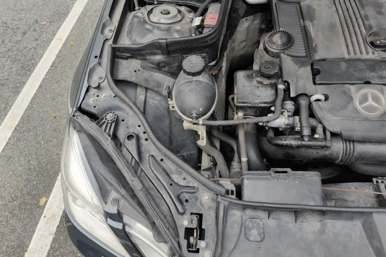 Used Mercedes-Benz E-Class 2010 E 260 L CGI Elegant Model Engine Bay Right