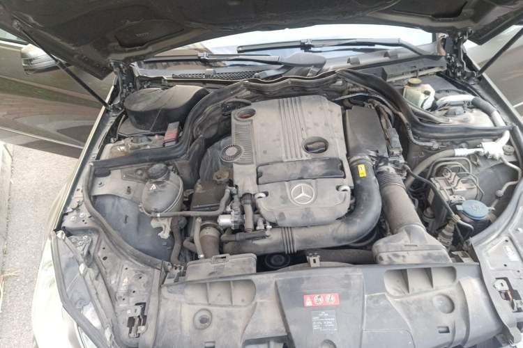 Used Mercedes-Benz E-Class 2010 E 260 CGI Coupe Engine Bay Right