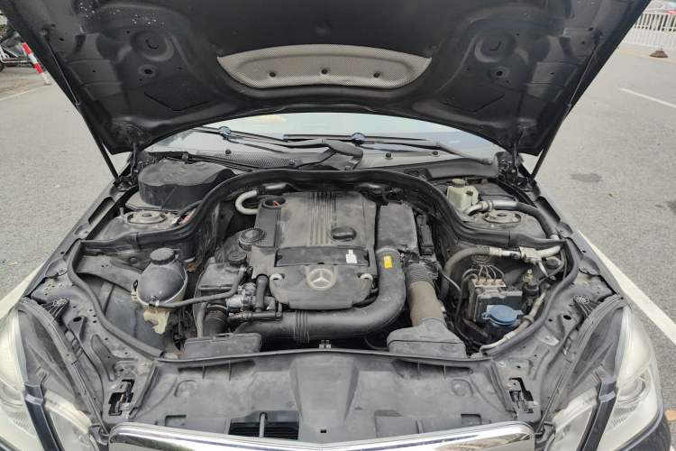Used Mercedes-Benz E-Class 2010 E 260 L CGI Elegant Model Engine Bay