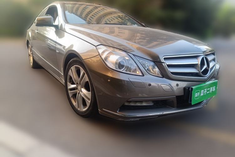 Used Mercedes-Benz E-Class 2010 E 260 CGI Coupe Front Right 45 Deg