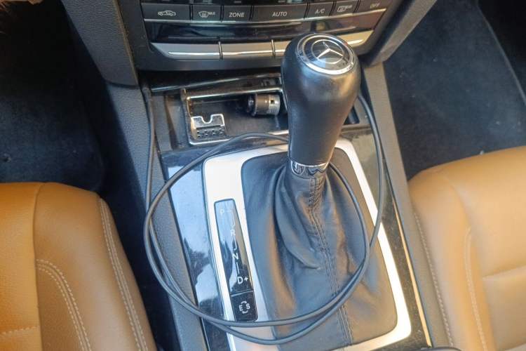 Used Mercedes-Benz E-Class 2010 E 260 CGI Coupe Gear Lever