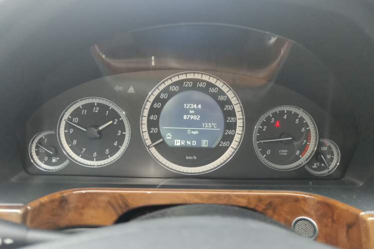 Used Mercedes-Benz E-Class 2010 E 200 CGI Elegant Model Instrument Cluster