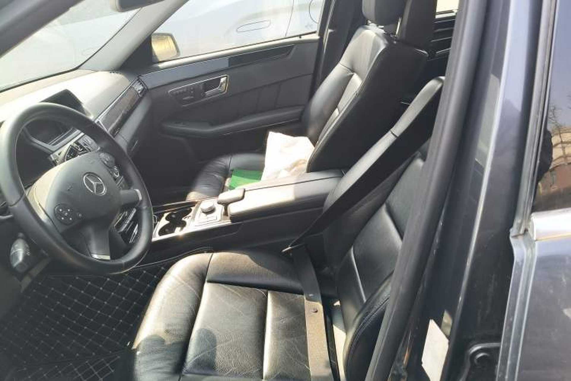 Used Mercedes-Benz E-Class 2010 E 300 L Fashion Model Left Front Seat