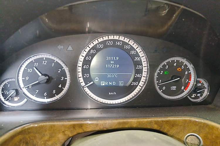Used Mercedes-Benz E-Class 2010 E 200 CGI Elegant Model Odometer Close Up