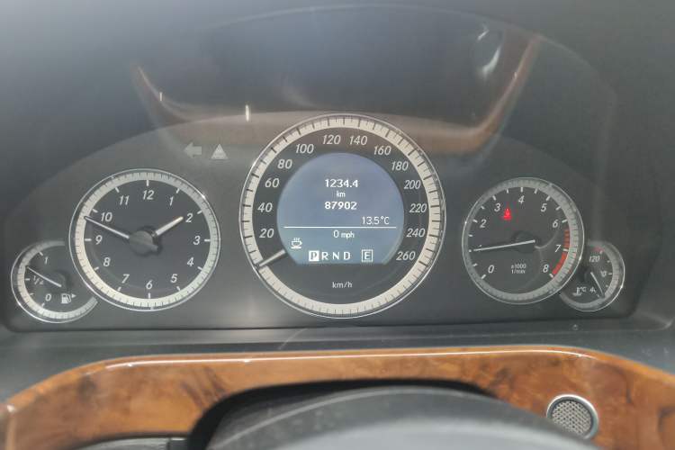 Used Mercedes-Benz E-Class 2010 E 200 CGI Elegant Model Odometer Close Up