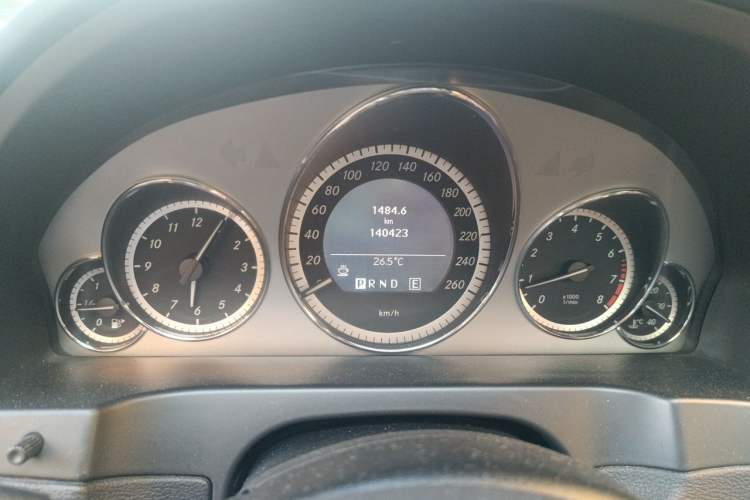 Used Mercedes-Benz E-Class 2010 E 260 CGI Coupe Odometer Close Up