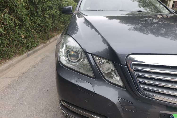 Used Mercedes-Benz E-Class 2010 E 200 CGI Elegant Model Right Front Headlight