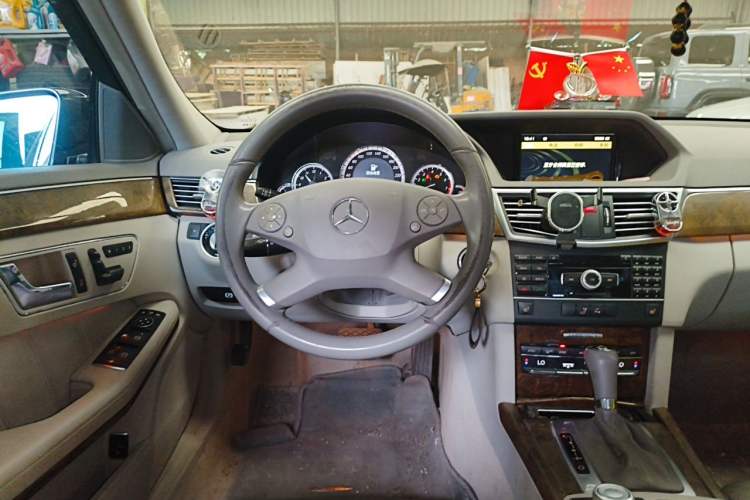 Used Mercedes-Benz E-Class 2010 E 200 CGI Elegant Model Steering Wheel