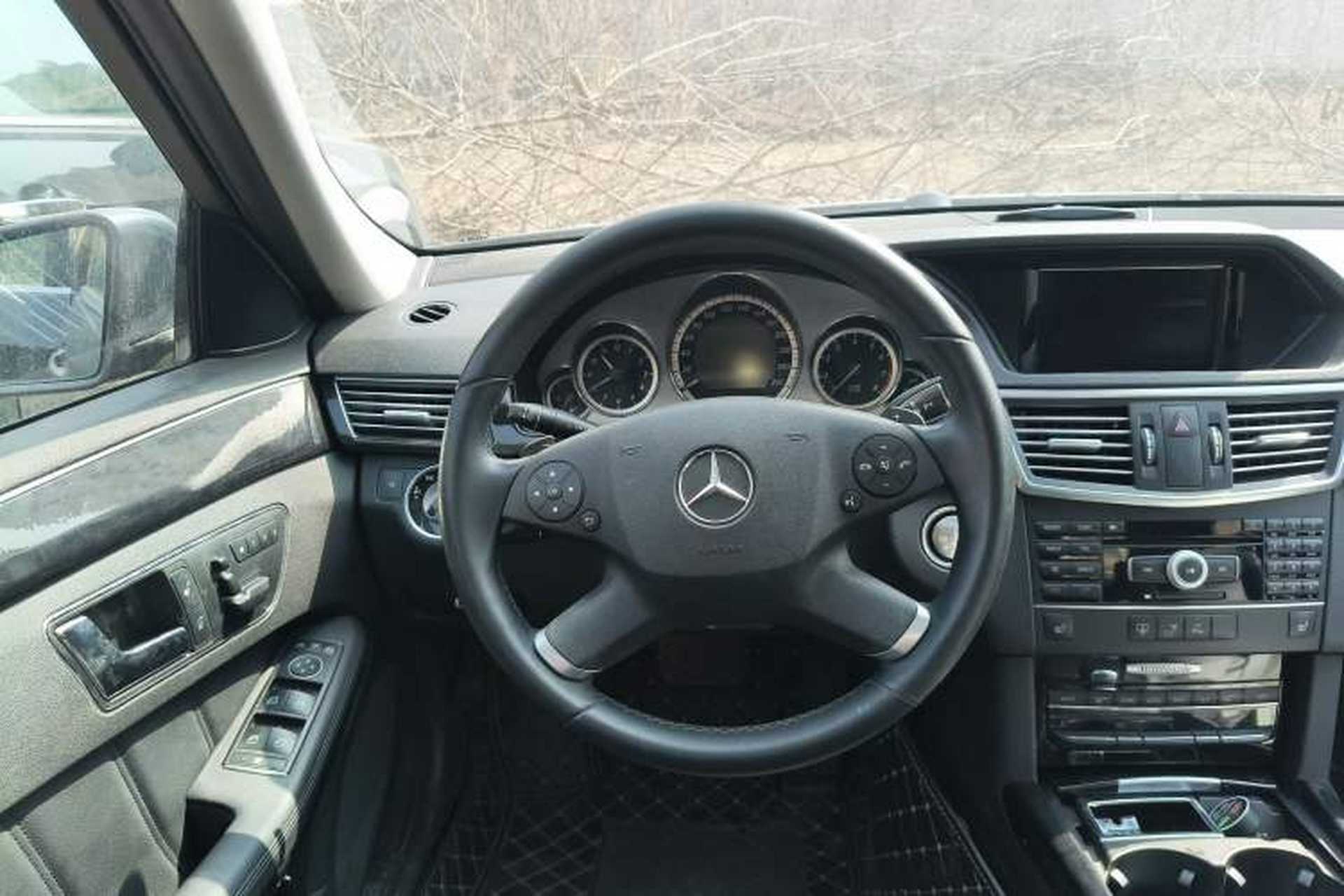 Used Mercedes-Benz E-Class 2010 E 300 L Fashion Model Steering Wheel