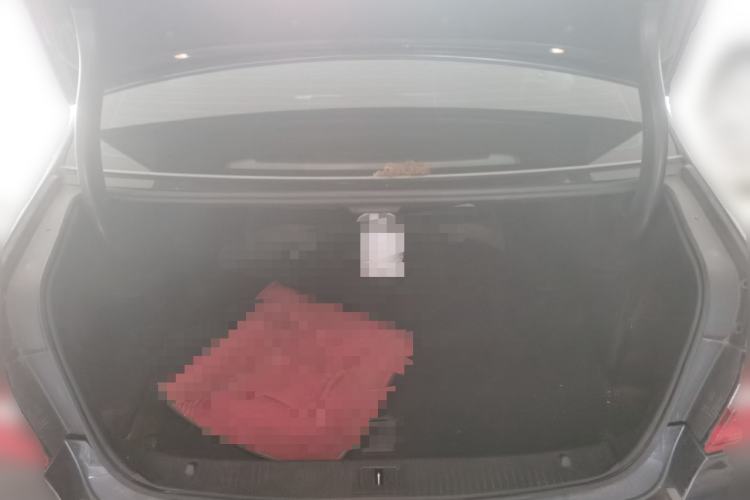 Used Mercedes-Benz E-Class 2010 E 200 CGI Elegant Model Trunk