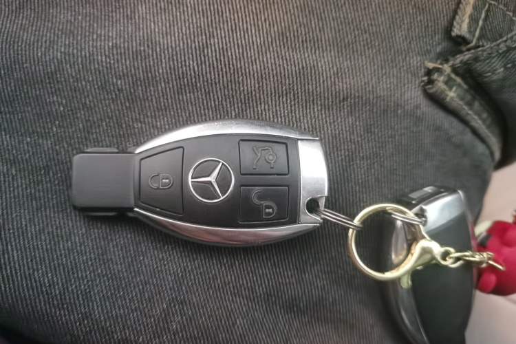 Used Mercedes-Benz E-Class 2010 E 200 CGI Elegant Model Vehicle Key