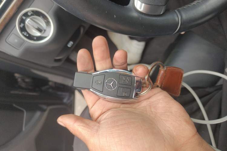 Used Mercedes-Benz E-Class 2010 E 200 CGI Elegant Model Vehicle Key