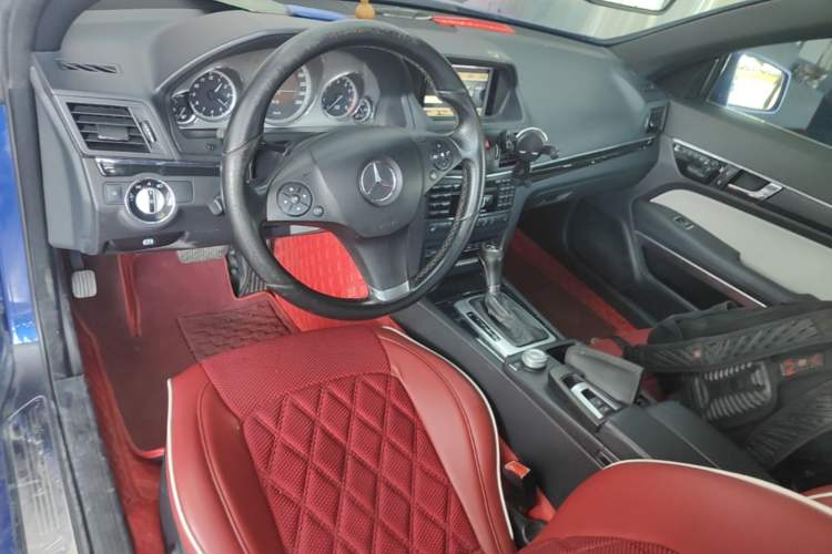 Used Mercedes-Benz E-Class 2010 E 260 CGI Convertible Center Console