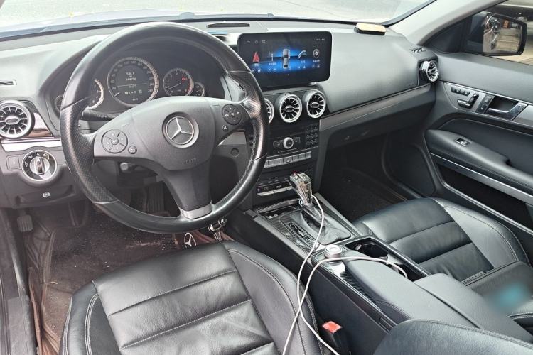 Used Mercedes-Benz E-Class 2010 E 260 CGI Coupe Center Console
