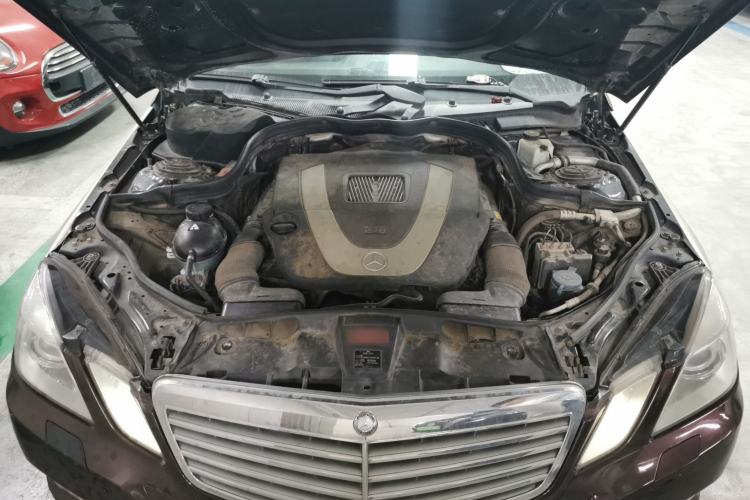 Used Mercedes-Benz E-Class 2010 E 300 L Fashion Model Engine Bay