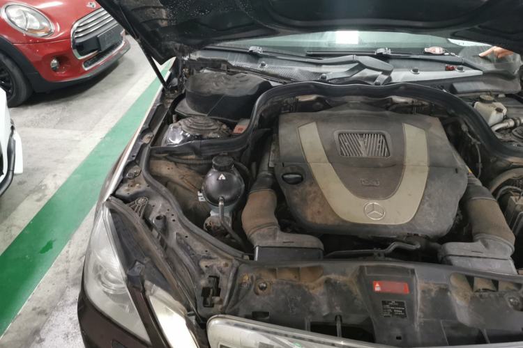 Used Mercedes-Benz E-Class 2010 E 300 L Fashion Model Engine Bay Right