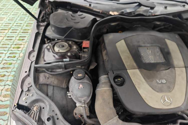 Used Mercedes-Benz E-Class 2010 E 300 L Fashion Model Engine Bay Right
