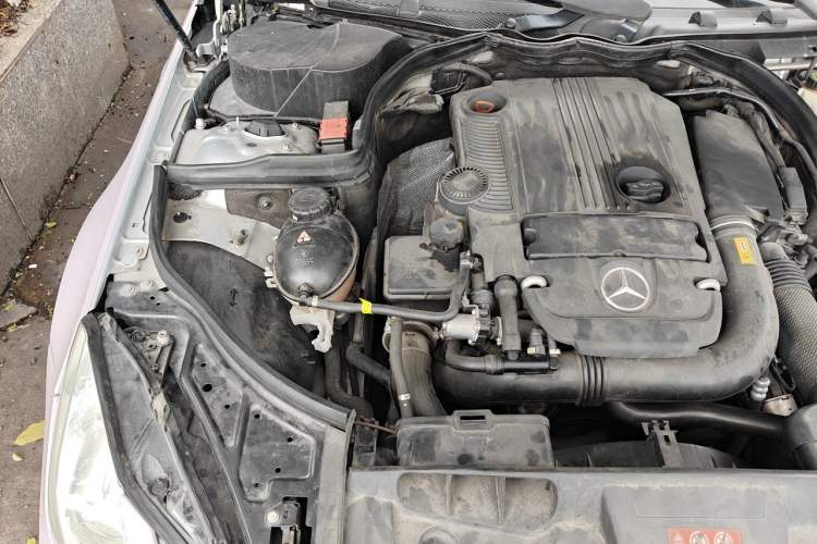 Used Mercedes-Benz E-Class 2010 E 260 CGI Coupe Engine Bay Right