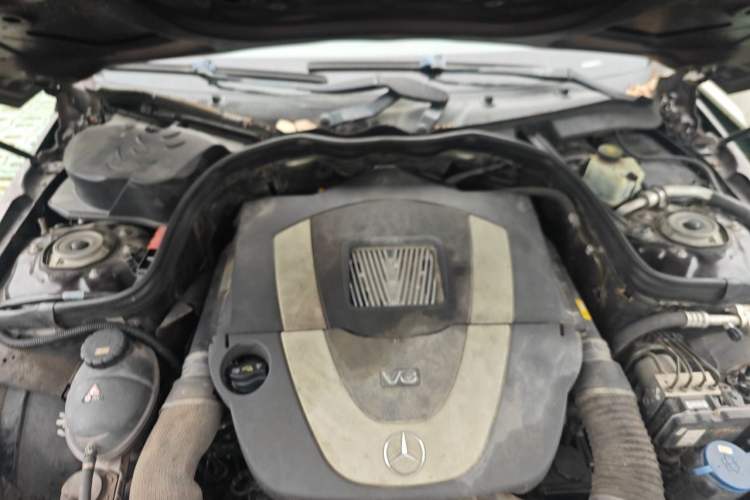 Used Mercedes-Benz E-Class 2010 E 300 L Fashion Model Engine Bay