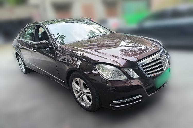 Used Mercedes-Benz E-Class 2010 E 300 L Fashion Model Front Right 45 Deg